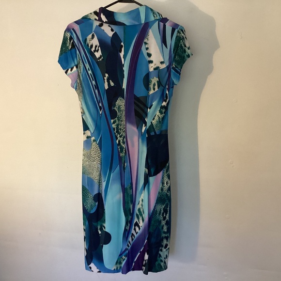 V-Neck, Capped Sleeve, Organic Colored Dress - Picture 4 of 4